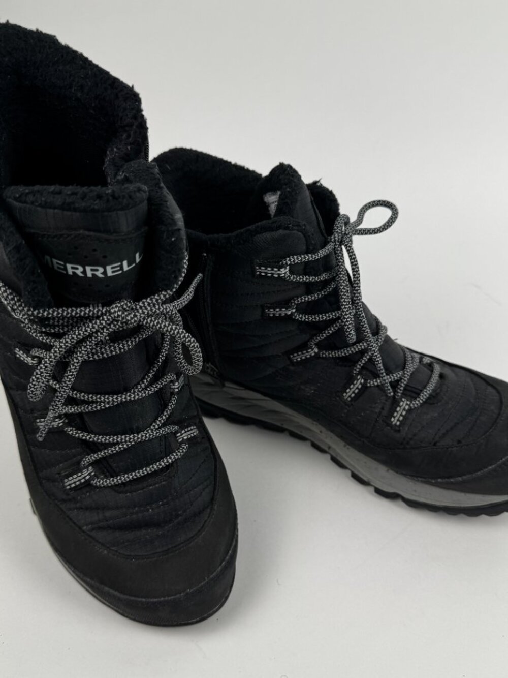 Merrell Antora Sneaker Boot Insulated Vibram QForm2 Womens Size 9.5 Black